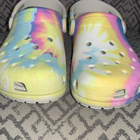 Crocs Tie Dye women’s shoes size 8 - Picture 9 of 11